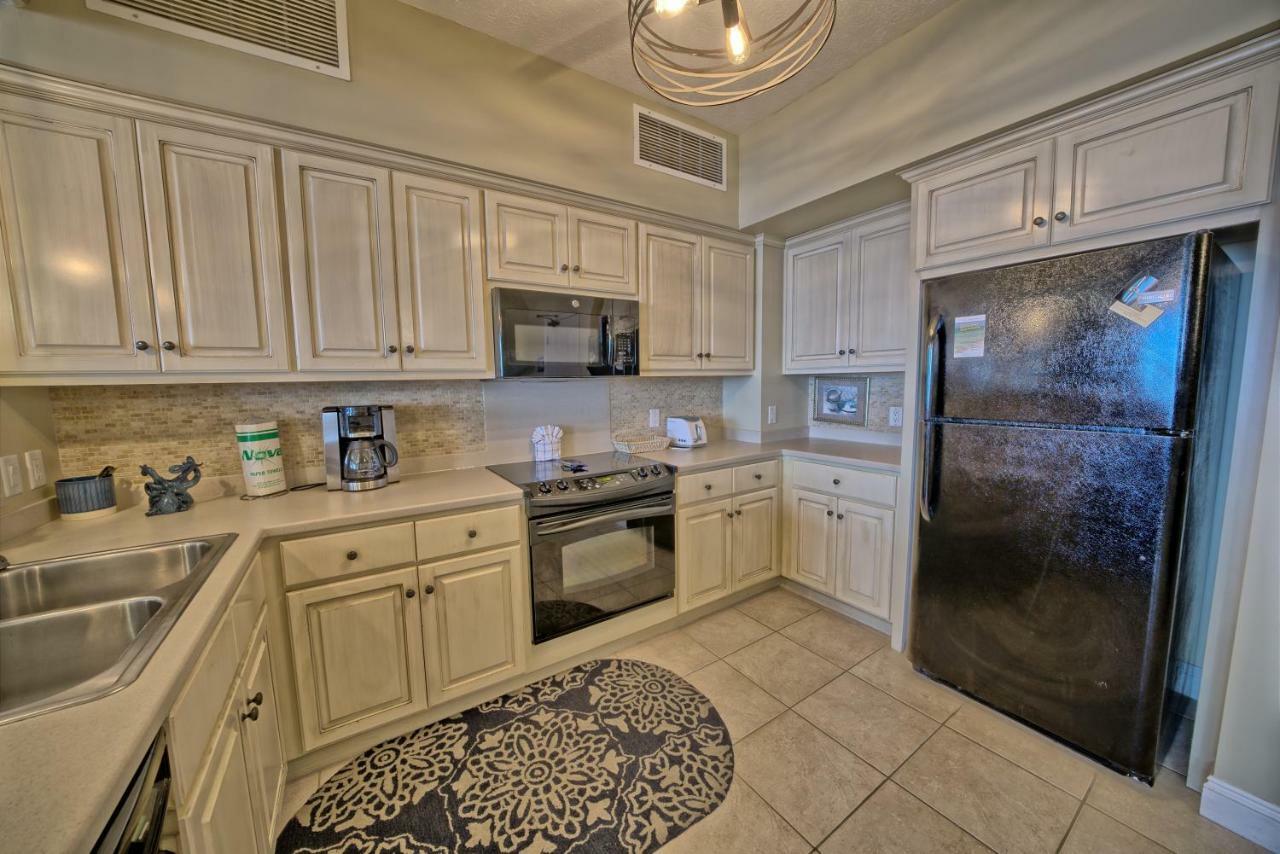 Luxurious High-rise With Direct Access & Beachside Pool - Unit 2105 Apartment