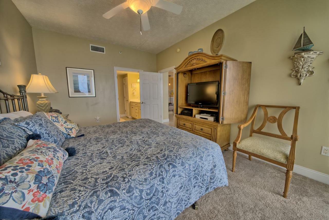 Luxurious High-rise With Direct Access & Beachside Pool - Unit 2105 *