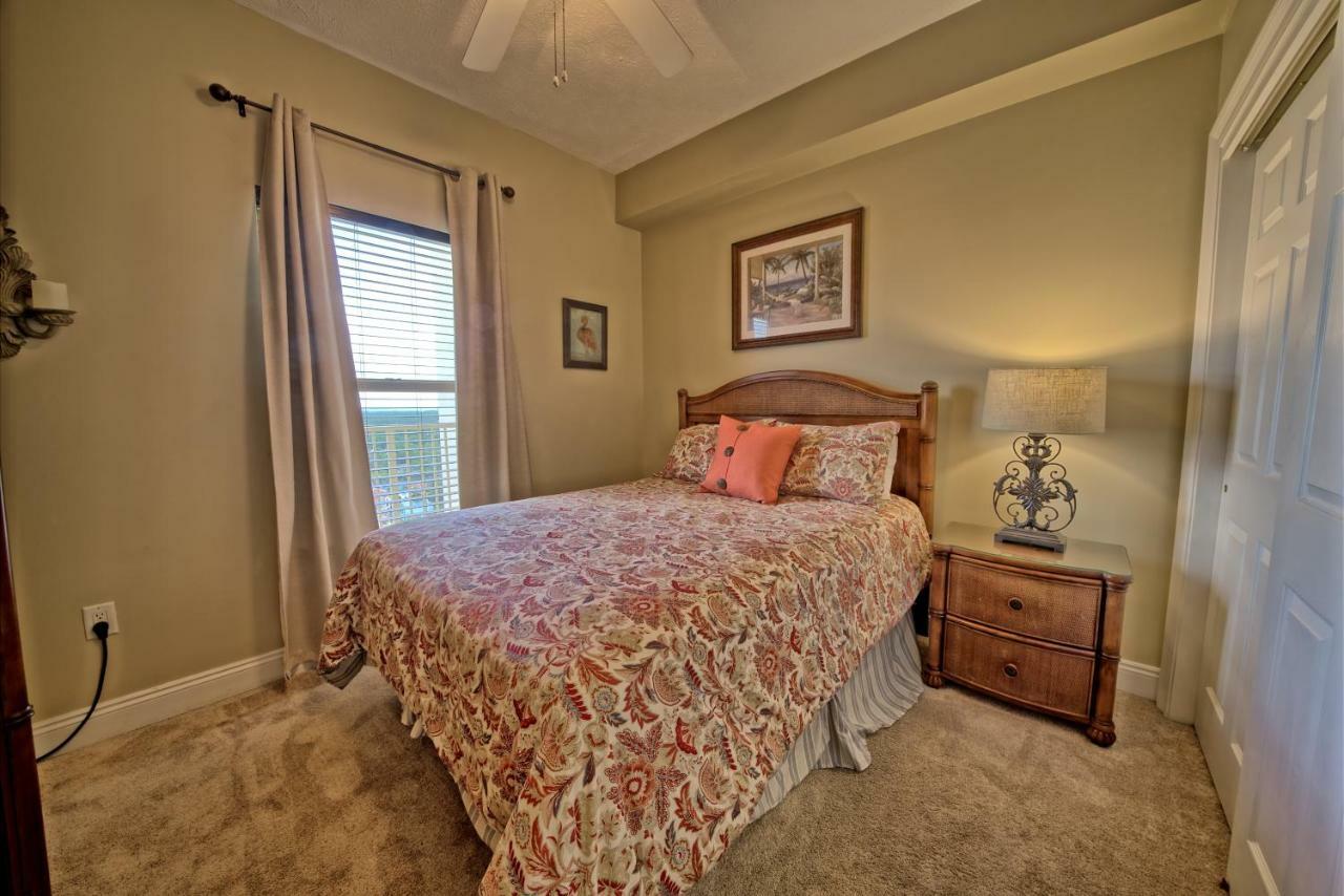 Luxurious High-rise With Direct Access & Beachside Pool - Unit 2105